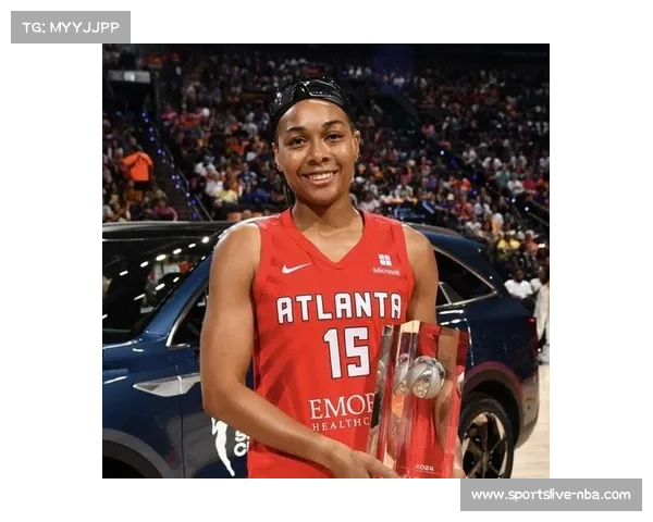 亚特兰大梦想下半场发力逆转芝加哥天空，格雷独得25分